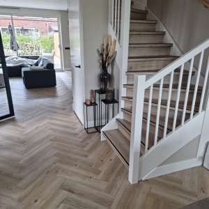 Trap bekleden met PVC - ART Woninginrichting